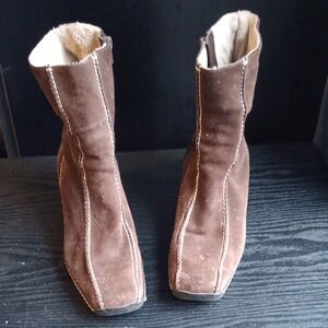 Nine West Brown Suede Ankle Booties Side Zip Contrast Stitch Square Toe Size 8